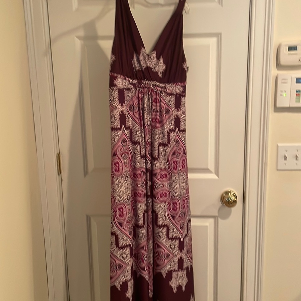Maxi dress in a funky purple print!